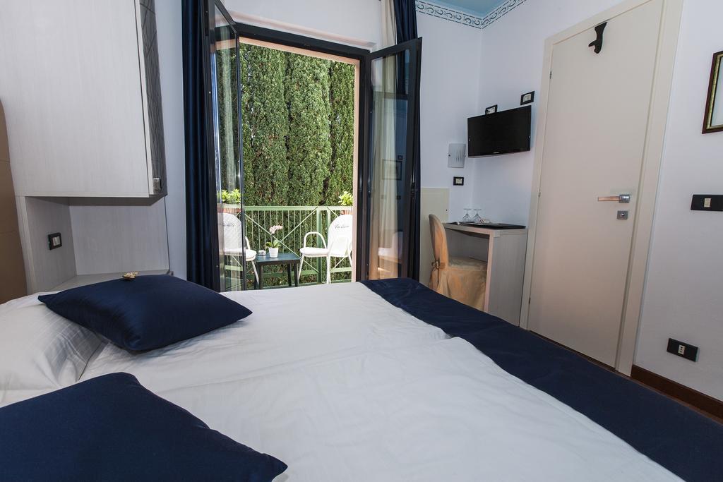 Hotel Carlotta 3*