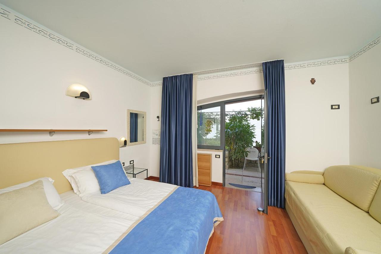 Carlotta Hotel