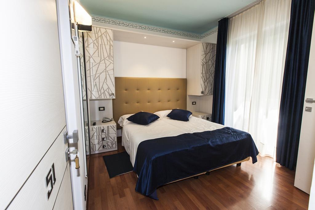 Hotel Carlotta 3*